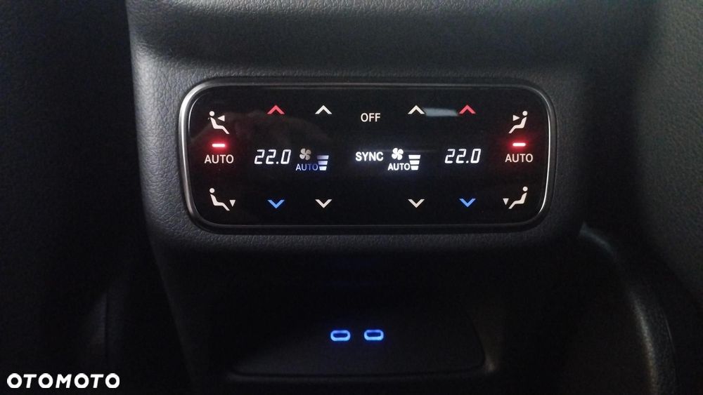 Mercedes-Benz GLC - 21