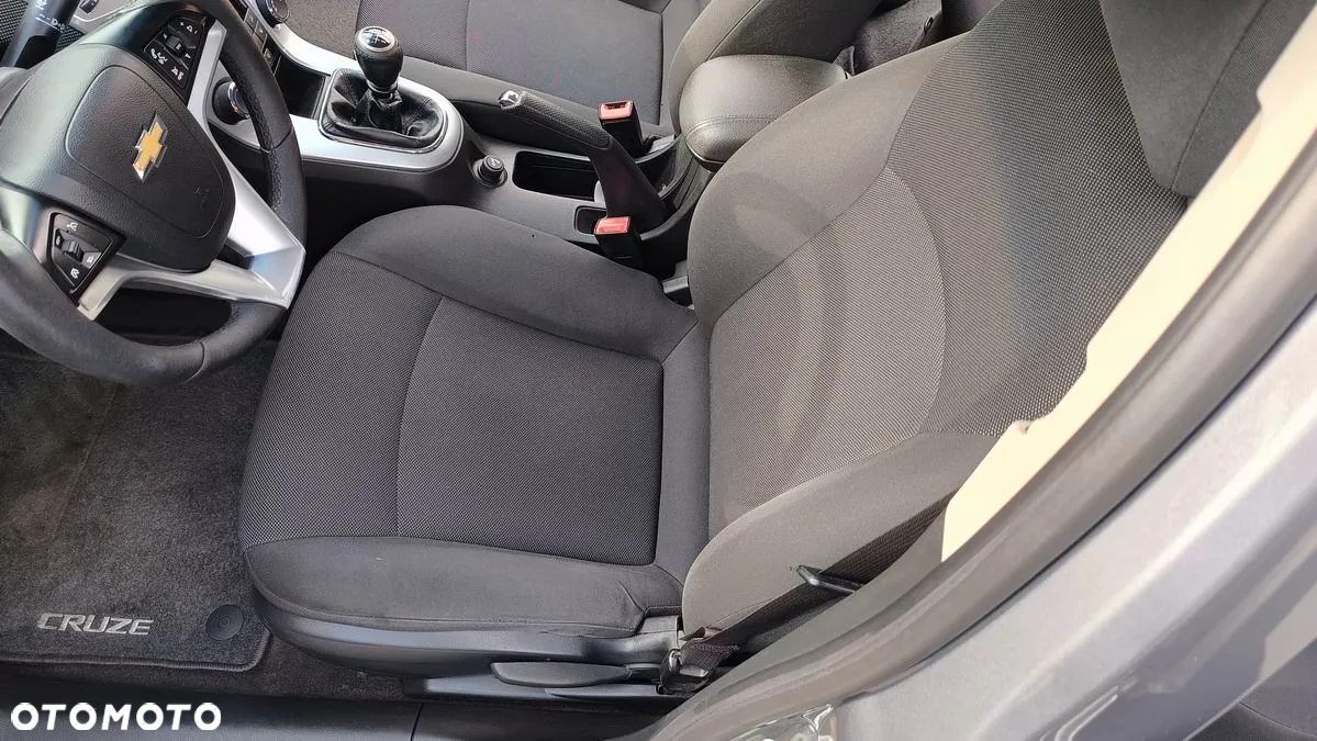 Chevrolet Cruze 1.7 LT - 15