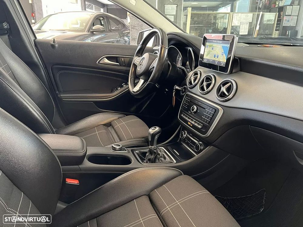 Mercedes-Benz GLA 180 d Style - 18