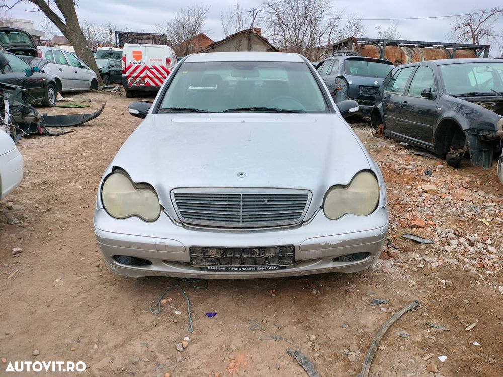 Dezmembrari  Mercedes-Benz C-CLASS (W203)  2000  > 2007 C 200 CDI (20 - 2