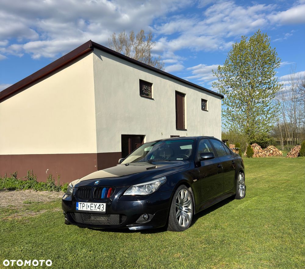 BMW Seria 5 550i Sport-Aut Edition Sport - 2