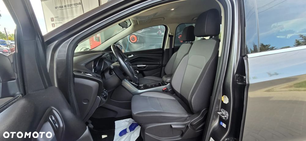 Ford Kuga 1.5 EcoBoost 2x4 Titanium - 28