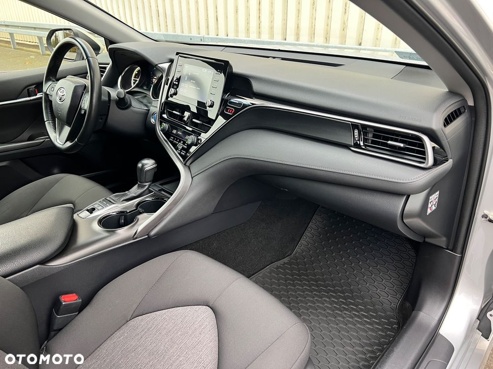 Toyota Camry 2.5 Hybrid Comfort CVT - 21