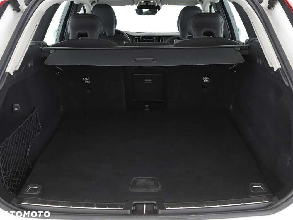 Volvo XC 60 T6 AWD Recharge Geartronic Inscription Expression - 21