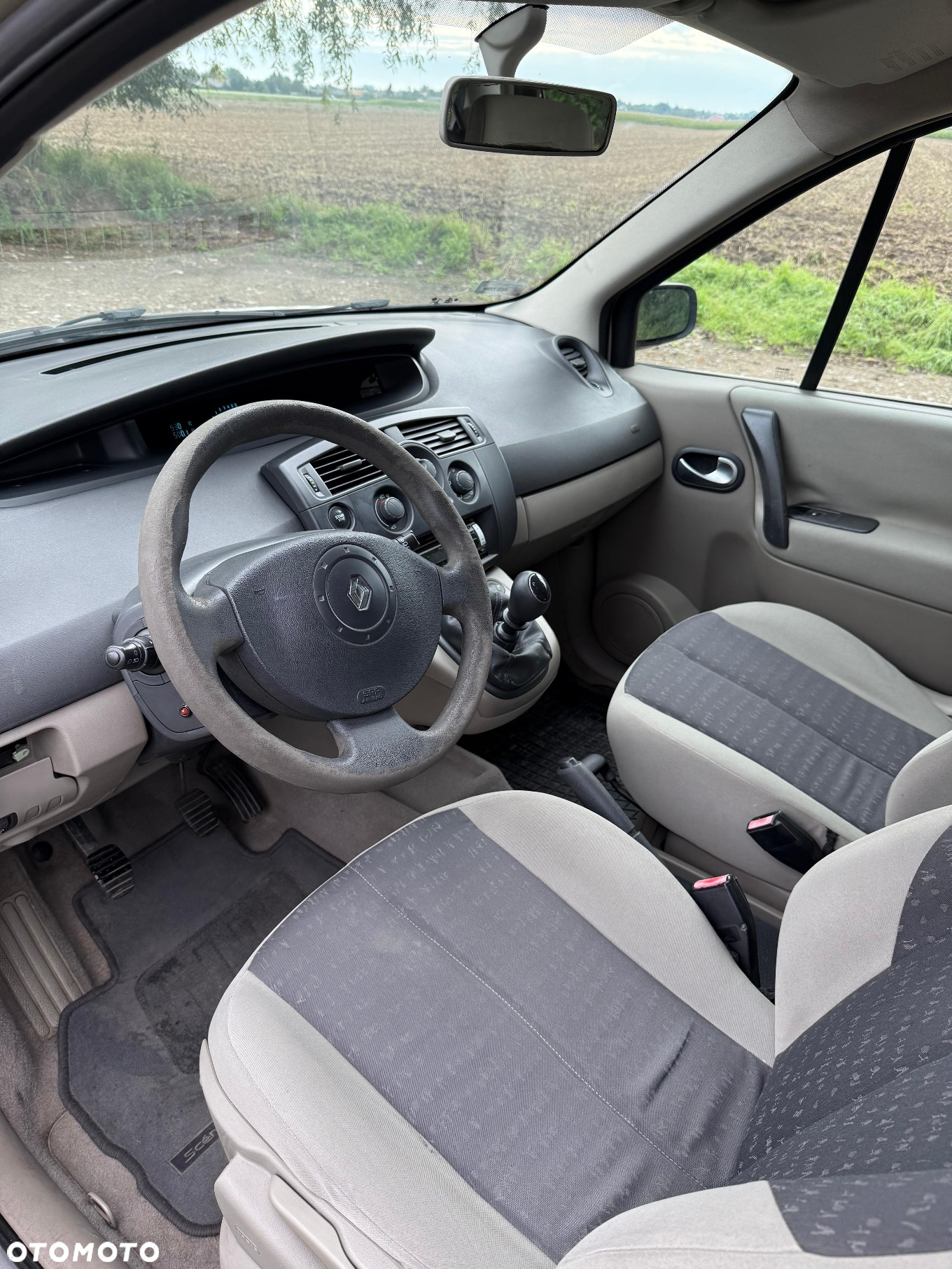 Renault Scenic 1.5 dCi Confort Privilege - 11