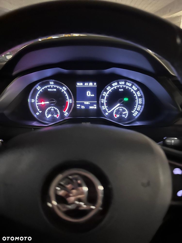 Skoda Superb 2.0 TDI Ambition DSG7 - 5