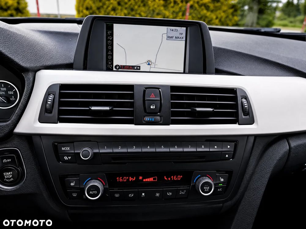 BMW Seria 3 320d Efficient Dynamics - 15