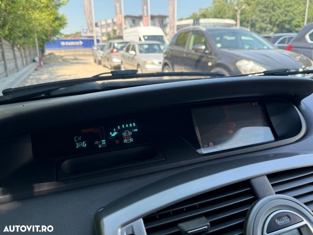 Renault Scenic - 17