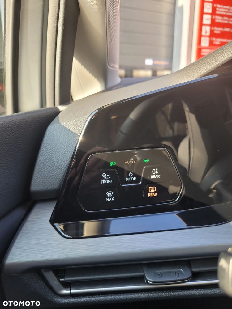 Volkswagen Golf - 27