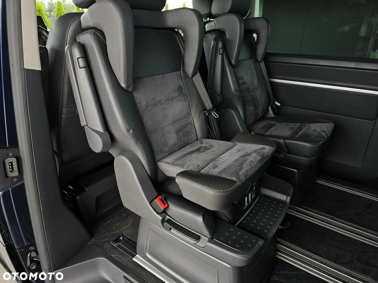 Volkswagen Multivan - 25