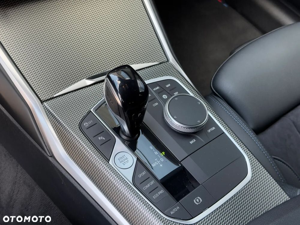 BMW Seria 3 320d M Sport - 17