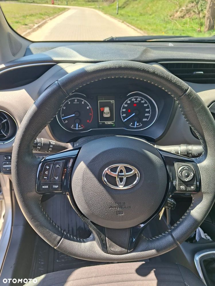 Toyota Yaris 1.5 Active - 11