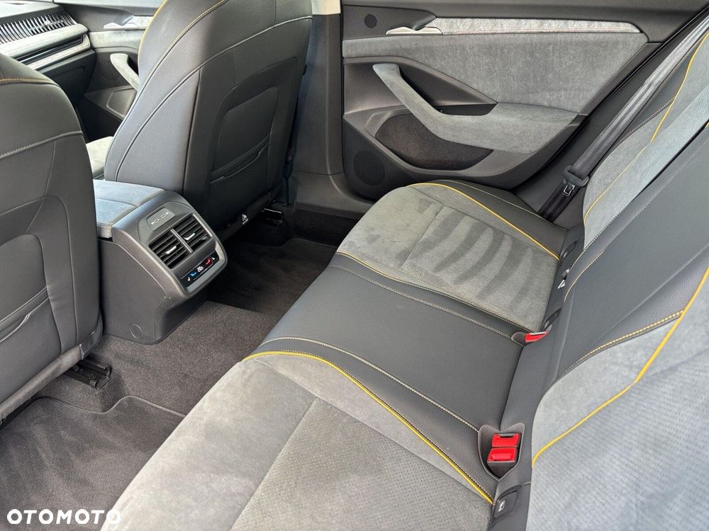 Skoda Superb 2.0 TSI 4x4 Selection DSG - 17