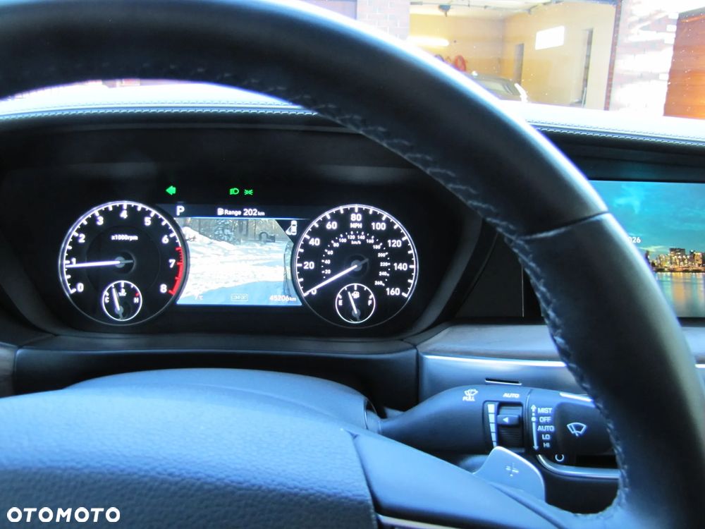 Genesis G90 - 16