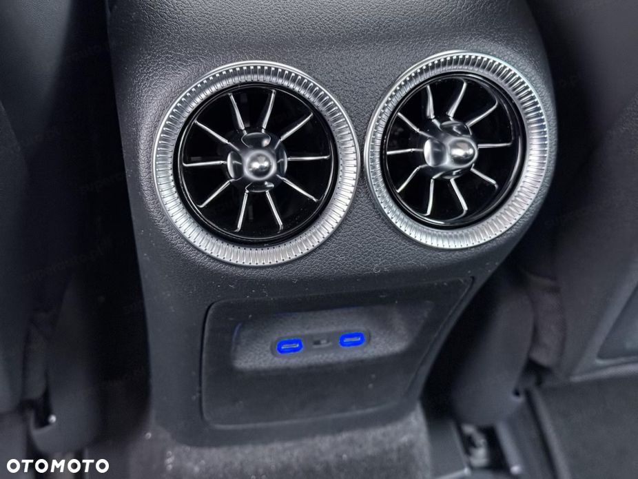 Mercedes-Benz CLA 200 mHEV 8G-DCT - 14