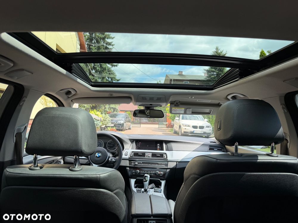 BMW Seria 5 525d Luxury Line - 26