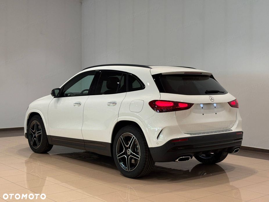 Mercedes-Benz GLA 200 AMG Line - 9