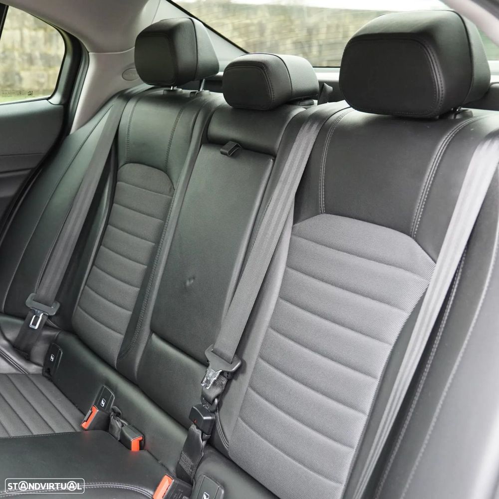 Alfa Romeo Giulia 2.2 D AT8 - 23