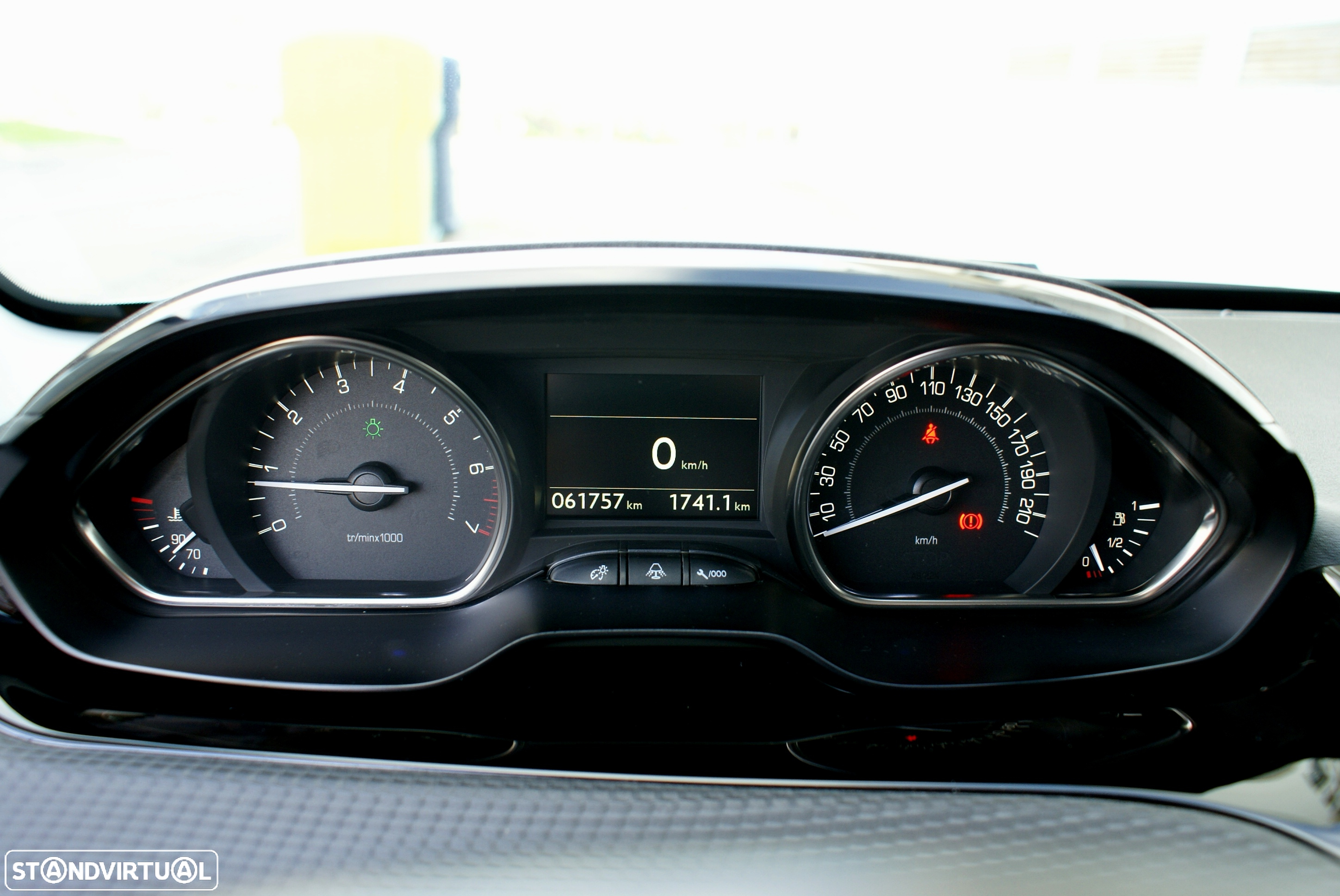 Peugeot 2008 1.2 PureTech Allure - 12