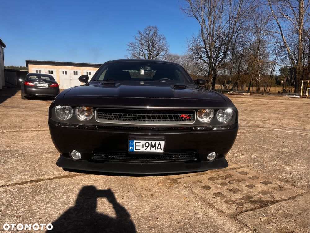 Dodge Challenger - 4