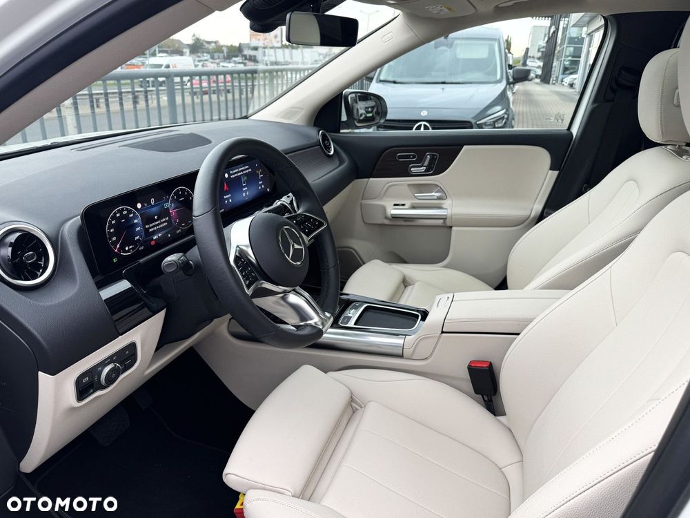 Mercedes-Benz GLA - 5