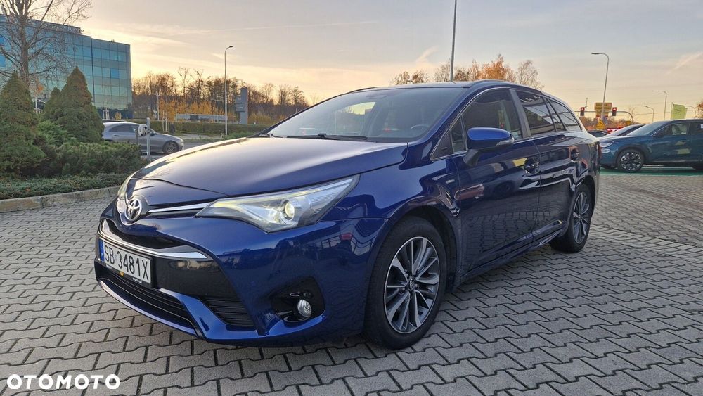 Toyota Avensis 2.0 D-4D Premium - 9