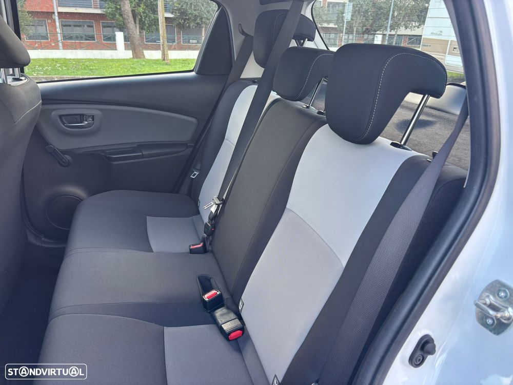 Toyota Yaris 1.0 VVT-i Comfort +PS Style+P.Techno - 40