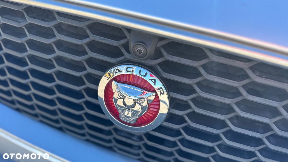 Jaguar XE 2.0 D Prestige - 18