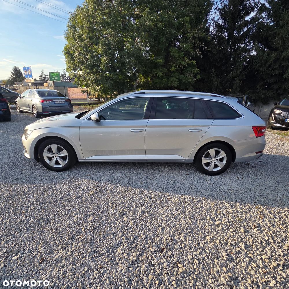 Skoda Superb 2021 photo 4