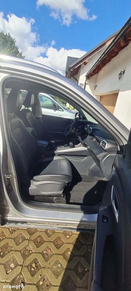 MG ZS - 8