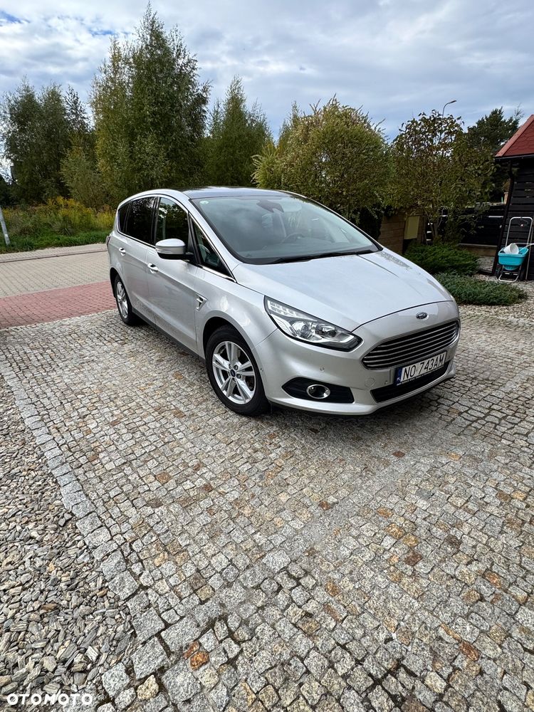 Ford S-Max - 17