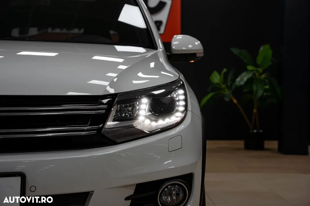 Volkswagen Tiguan 2.0 TDI DPF 4Motion BlueMotion Technology DSG Sport & Style - 17