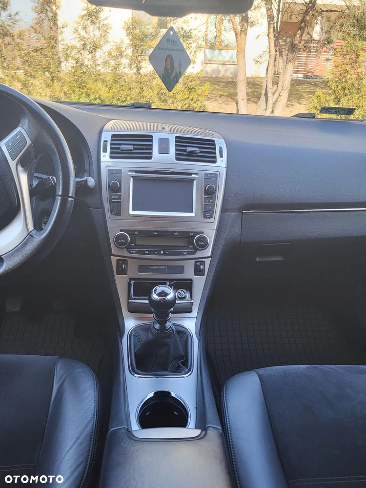 Toyota Avensis 2.0 D-4D Premium - 15