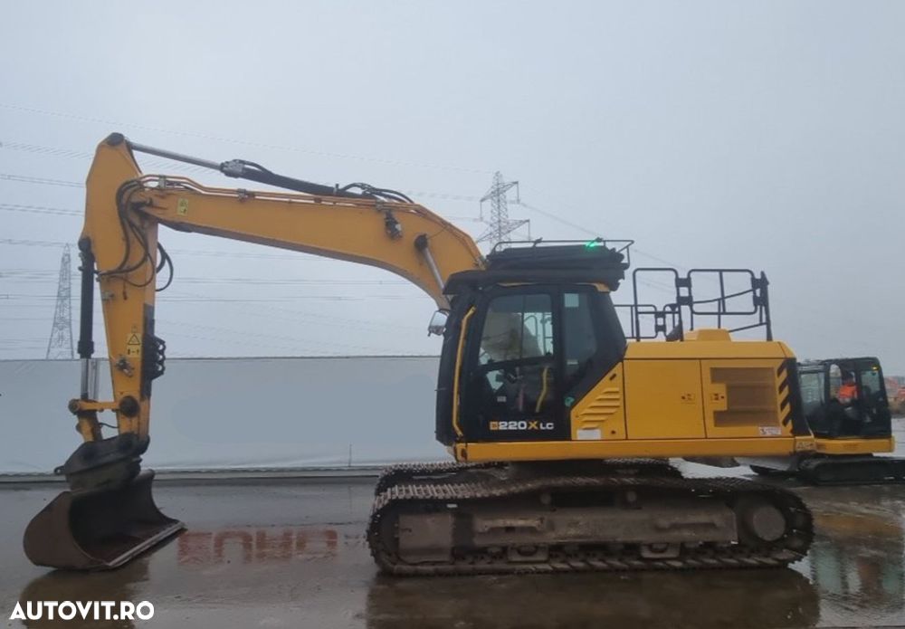 JCB 220X LC Excavator - 2