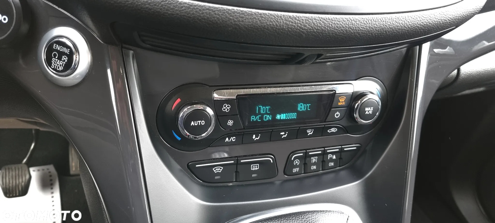 Ford Kuga 2.0 TDCi 2x4 Titanium - 33