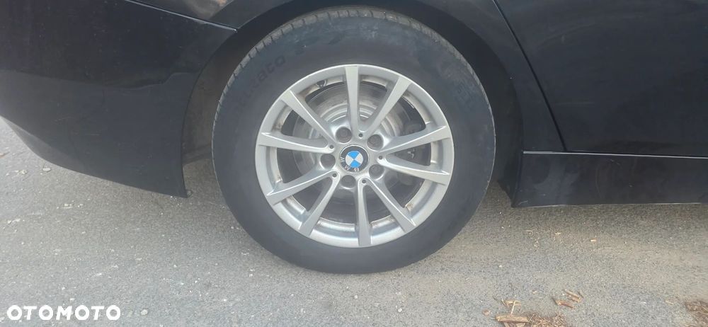 BMW Seria 3 318d Blue Performance - 8