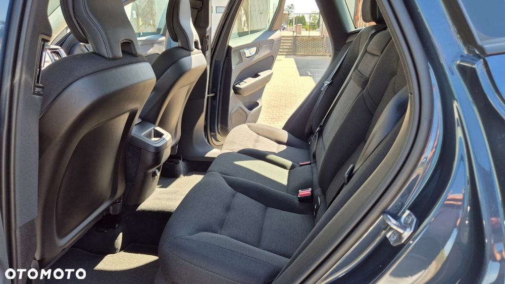Volvo XC 60 D4 Momentum Pro - 20