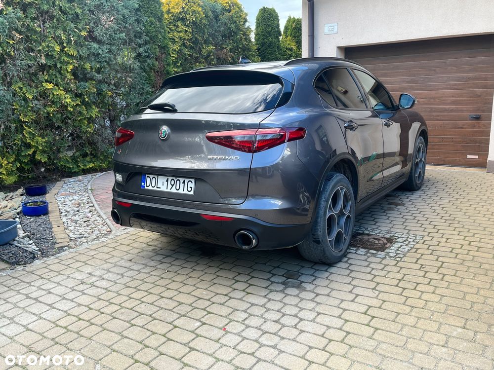 Alfa Romeo Stelvio 2.0 Turbo TI Q4 - 24