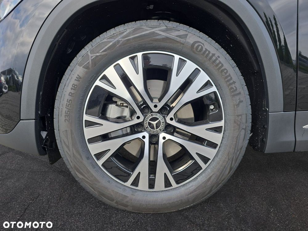 Mercedes-Benz GLA - 9