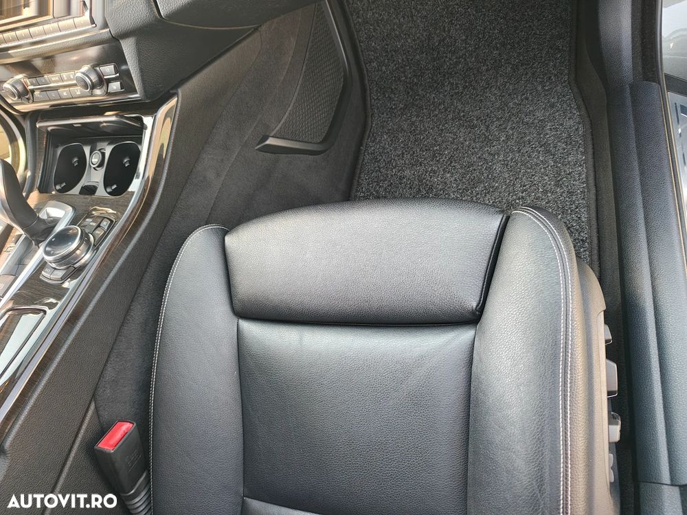 BMW Seria 5 525d xDrive AT - 18
