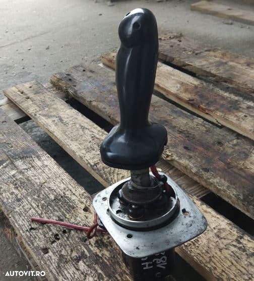 Joystick-maneta de control miniexcavator hitachi ex 27u - 1