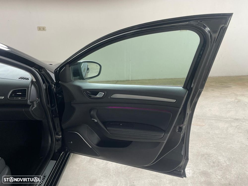 Renault Mégane ENERGY TCe 130 BOSE EDITION - 29