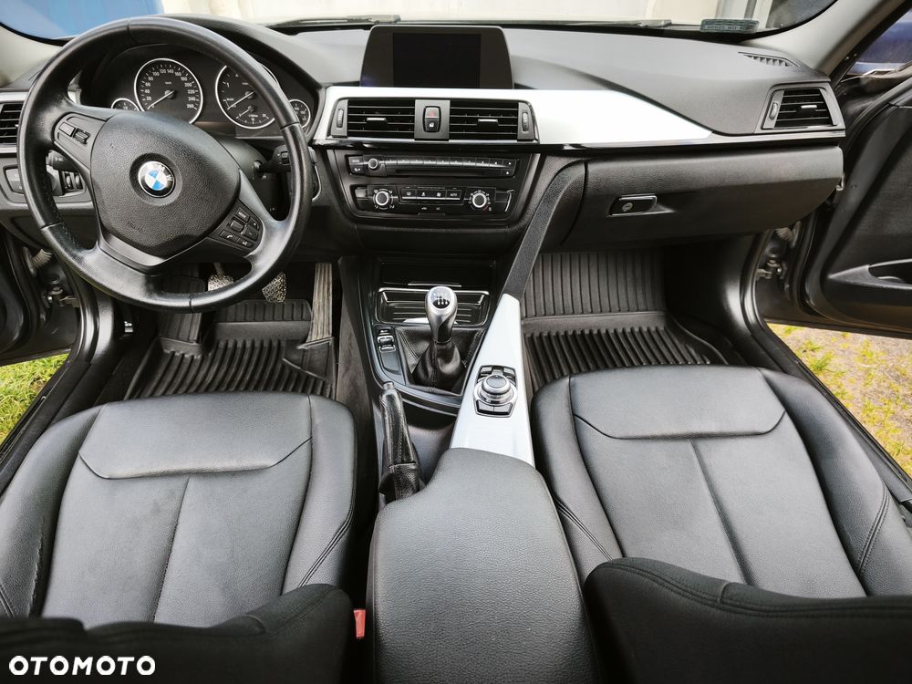 BMW Seria 3 318d DPF - 29