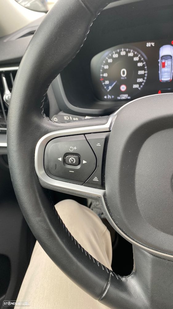 Volvo V60 2.0 D3 Momentum Plus Geartronic - 31