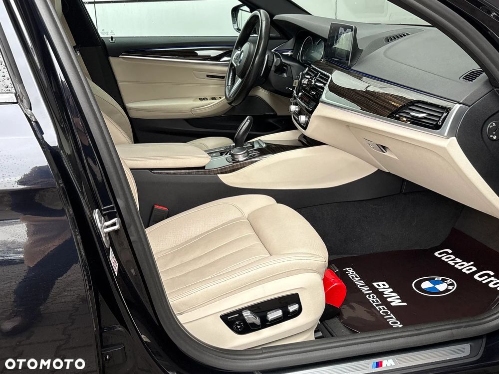 BMW Seria 5 530e iPerformance M Sport sport - 12