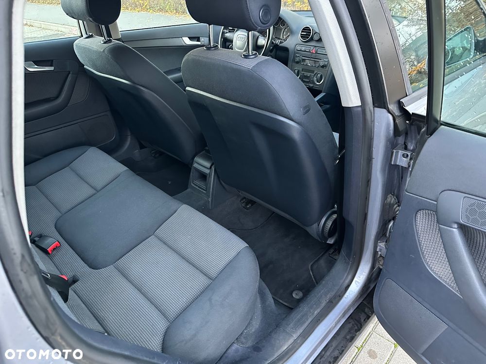 Audi A3 Sportback 1.6 FSI Attraction - 14