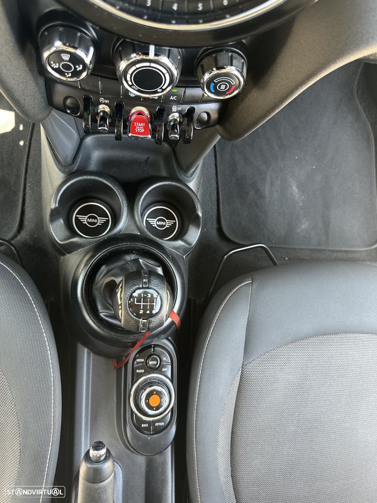 MINI 3 Portas One D - 21