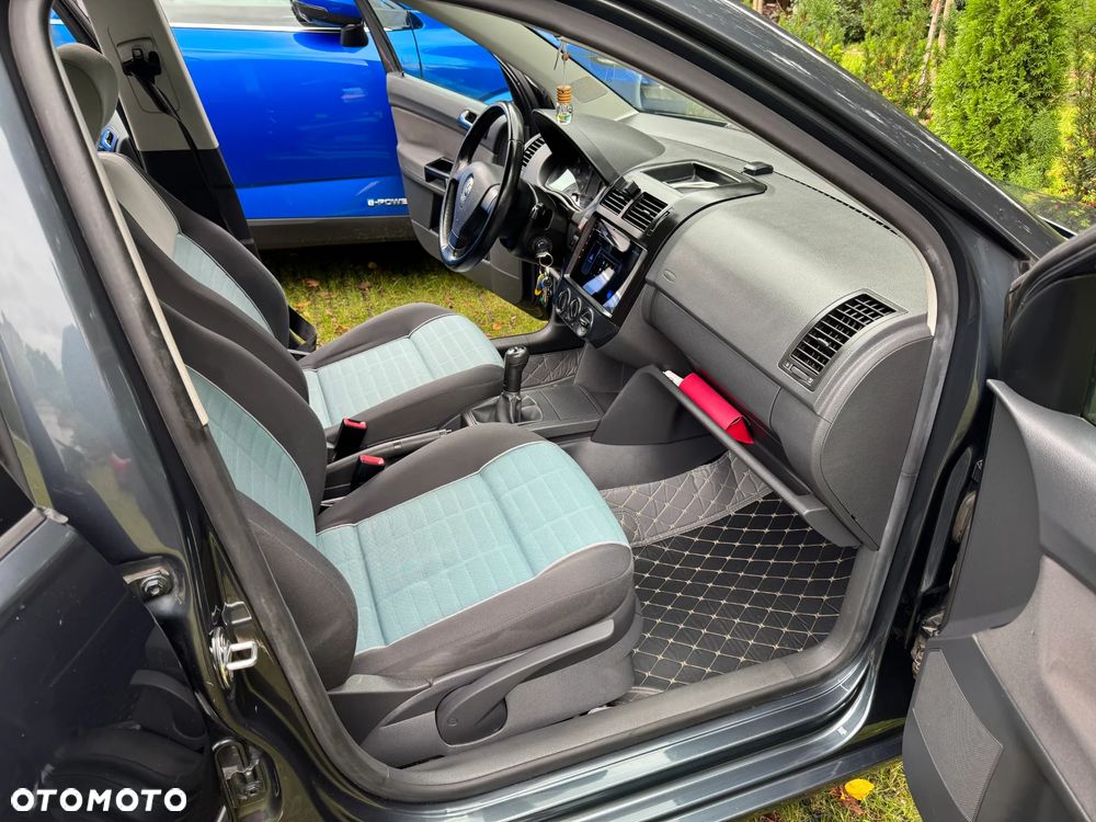 Volkswagen Polo 1.2 12V Q-Line - 24