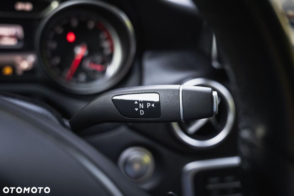 Mercedes-Benz GLA - 20