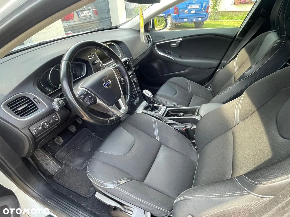 Volvo V40 D2 Summum - 4
